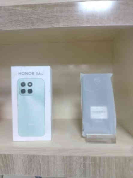 سلام عليكم عندي تلفوات كله جديد وكلمن وسعره لي ريد ينتصل عليه أو خاص موجود ***********
