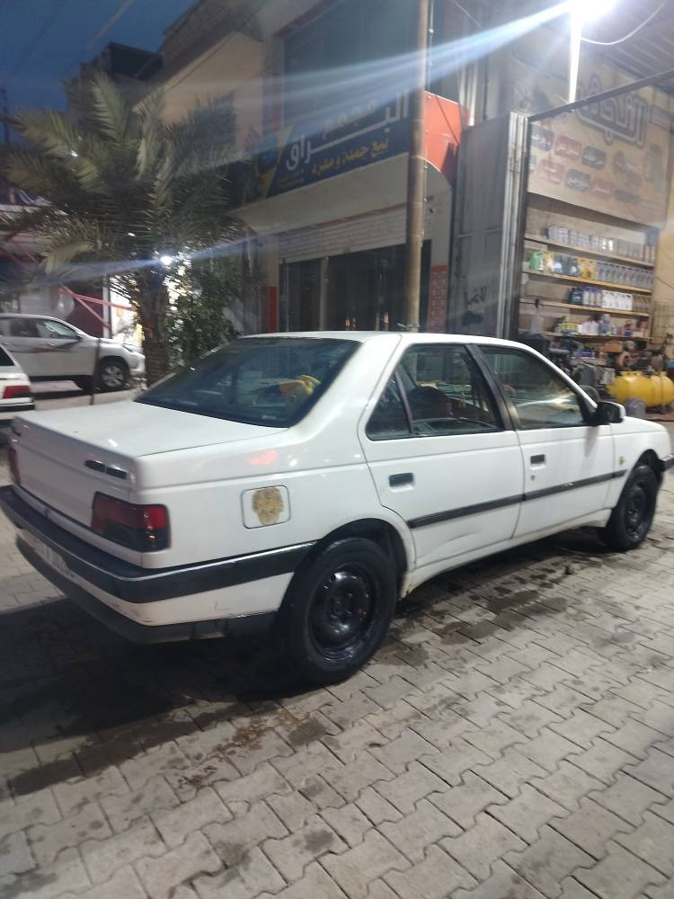 السلام عليكم. بيجو 405. رقم نجف انكليزي  باسمي 
تبريد تدفئه كهربائيات  حداديه كله جديده السياره عدا محرك بي بخار  فقط السعر 35  
تواصل واتساب ***********
