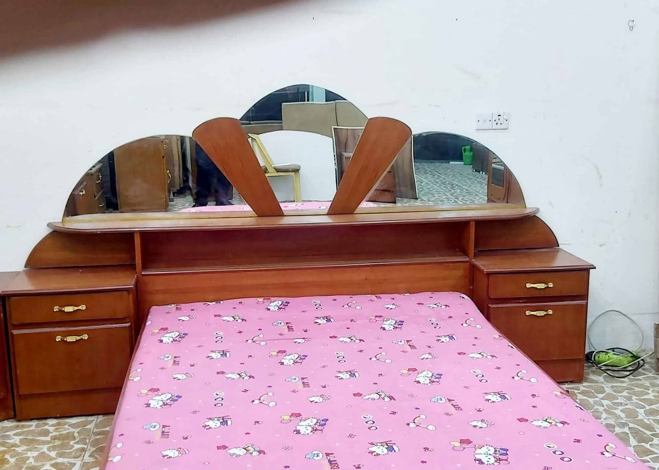 للبيع غرفة نوم صاج عراقي السعر 550  وبي مجال 
*********** كركوك, العراق
