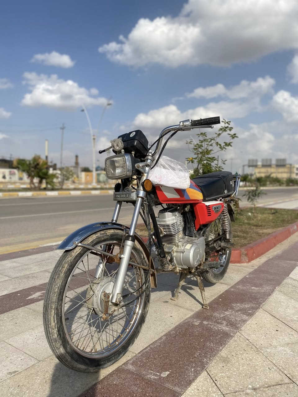 ناما شلامجه أصلي أوراق مدفوعه گمرك 
موديل 22 دراجه نضيفه مكينه مامجيوسه سعرها 800وبيها مجال للشراي
***********
