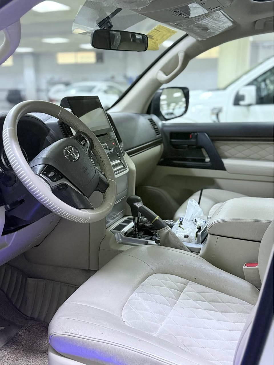 لاندکرۆزر ٢٠٢١ 
محرک ٦ سلندر 
ماشی ٨٥  الف 
٣ شاشە
٢ ماوس
سلاجە
سلایت
شغال
ڤولیوم 
فورمیکا
باب خلفیە شفت
کشن کهرباء جلد
مکان کلار

*********** كالار, السليمانية
