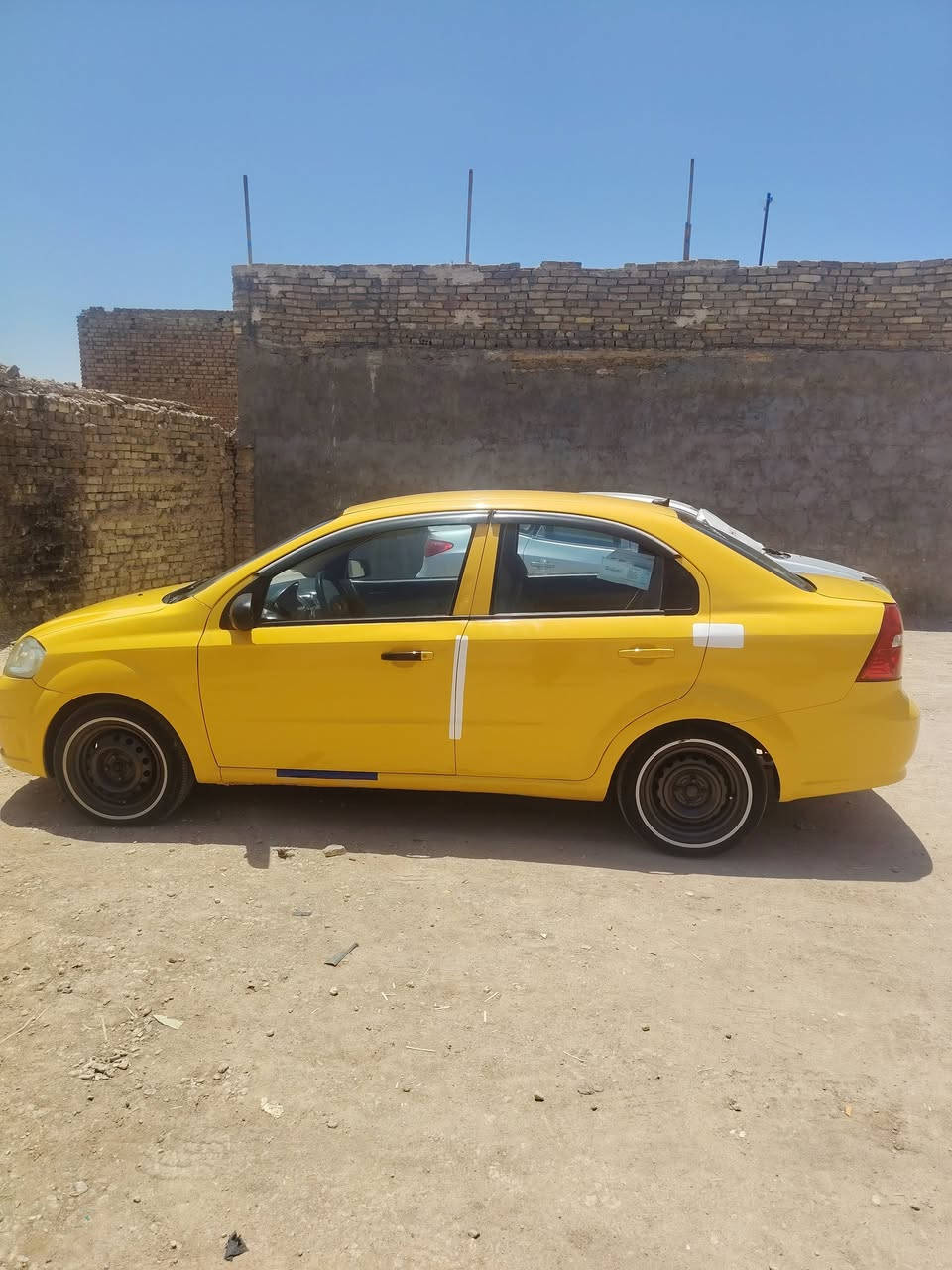 للبيع افيو ٢٠٠٩ خليجي رقم بابل كير مكينه مكفوله تخم تاير جديد حداده جديده صبغ جديد سياره كير عادي سعر ٤٥ وبيهه مجال *********** مكان السياره حله
