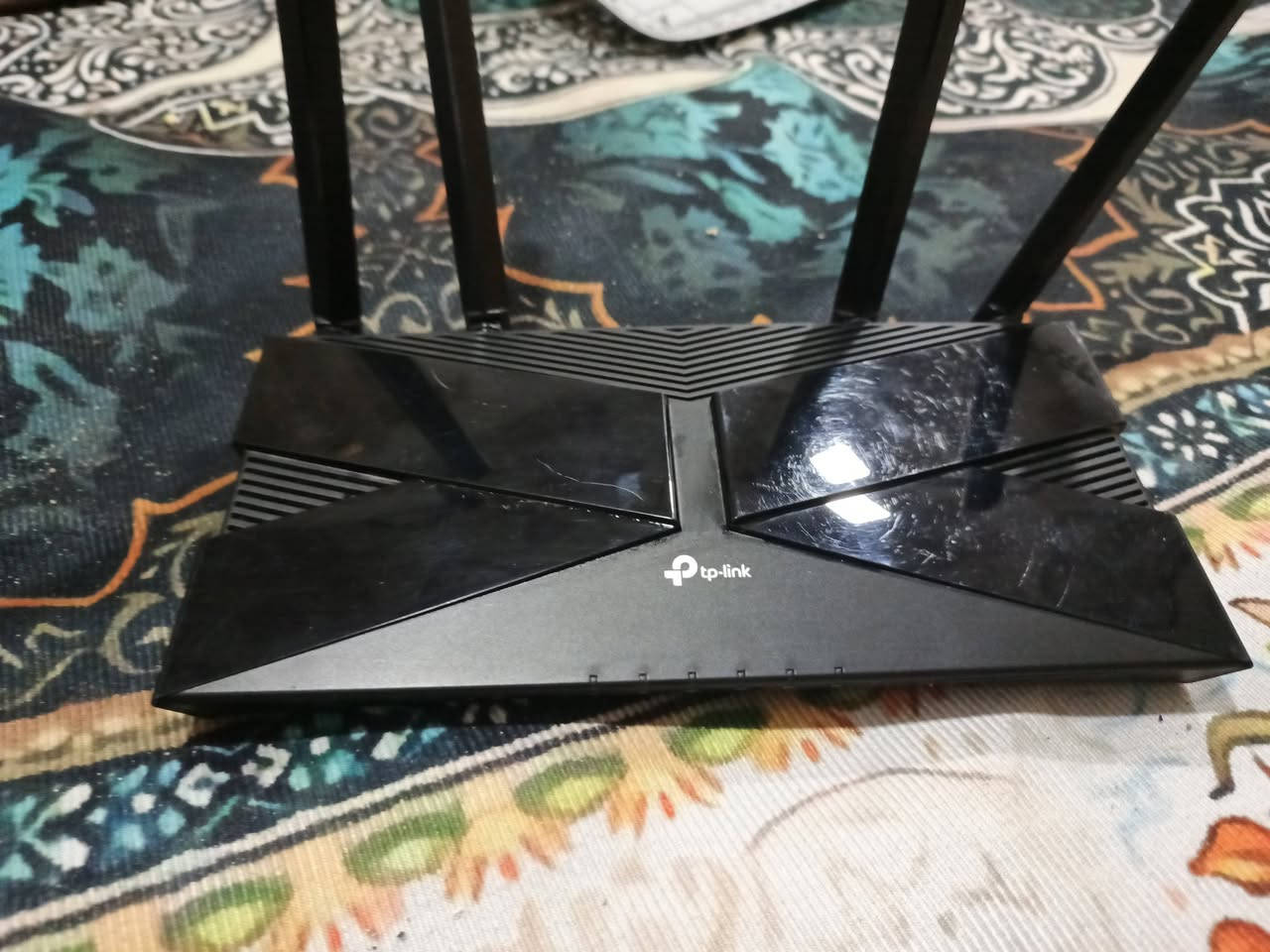 TP-Link Archer AX10
التقنية: يدعم Wi-Fi 6 (أحدث وأسرع تقنية حالياً).

​الأداء: معالج ثلاثي النواة (Triple-Core) - استقرار تام بالنت وبدون تقطيع.
 ستخدم 10يام فقط
​الحالة: الجهاز نظيف جداً (بحالة الجديد)، مابيه أي كسر أو شلخ، وشغال 100% فحص وتجربة. السعر: 45,000 دينار وقفل 40,000 للشراي الصامل (سعر حرق - الجديد سعره 55 ألف). مكان صفوان رقم ***********
