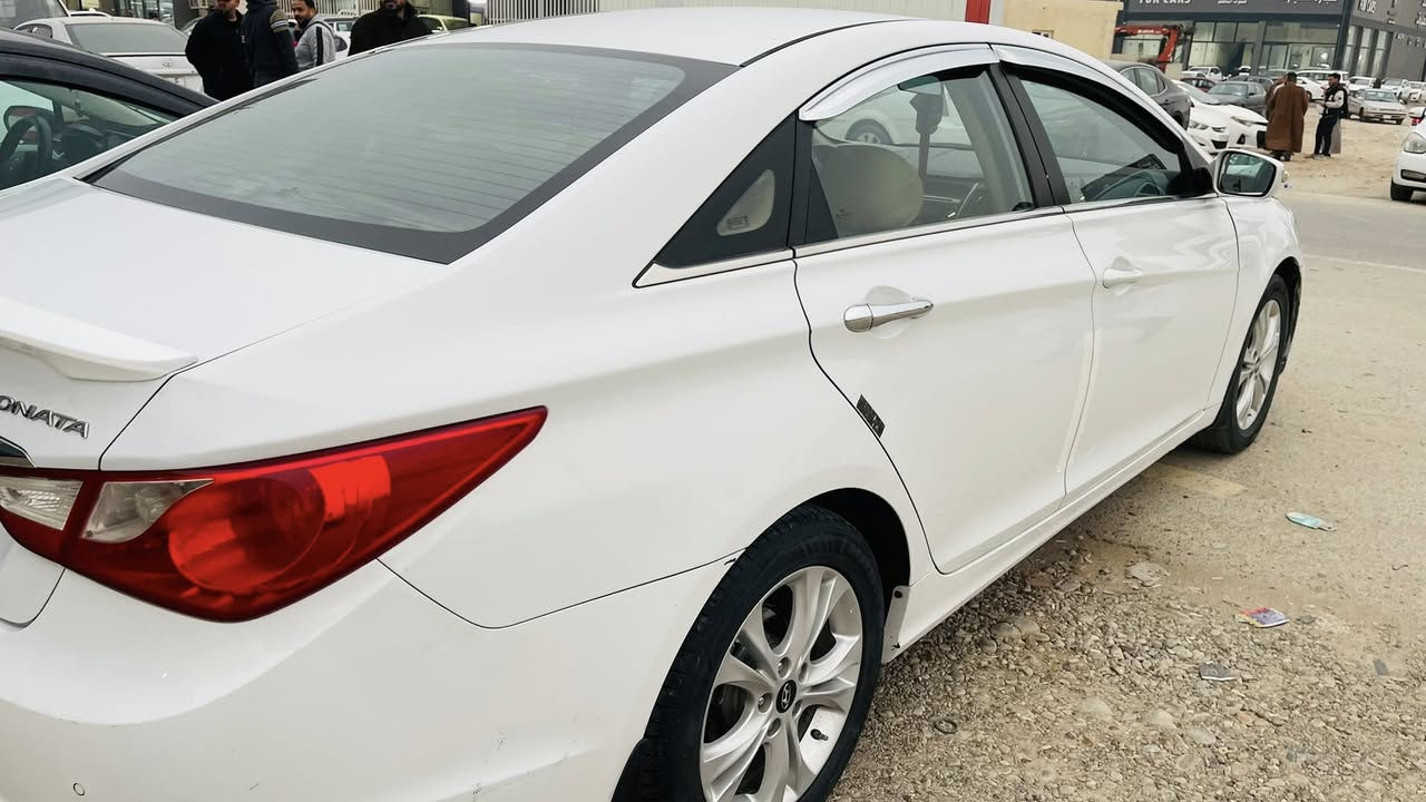 السلام عليكم 
سوناتا. موديل 2012. خليجي. كلين
رقم اربيل 
هـ. ***********
