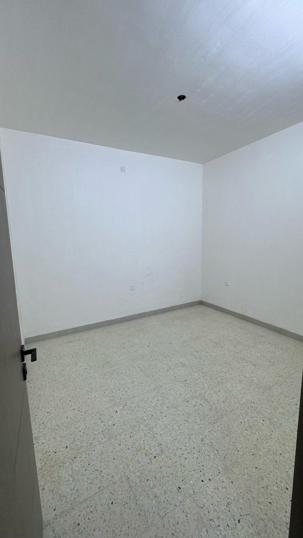 للايجار في السيدية بيت زيرو مودرن (غير مسكون مسبقاً) (مساحه 50m ) 

يحتوي على 

طابقين
وغرفتين نوم 
وصاله 
ومطبخ 
وخدمات صحيه 

السعر :900  الف
موقع: السيديه - قرب شارع النخيل 
_______________________________________
للاستفسار ***********
الكوخ للتطوير العقاري