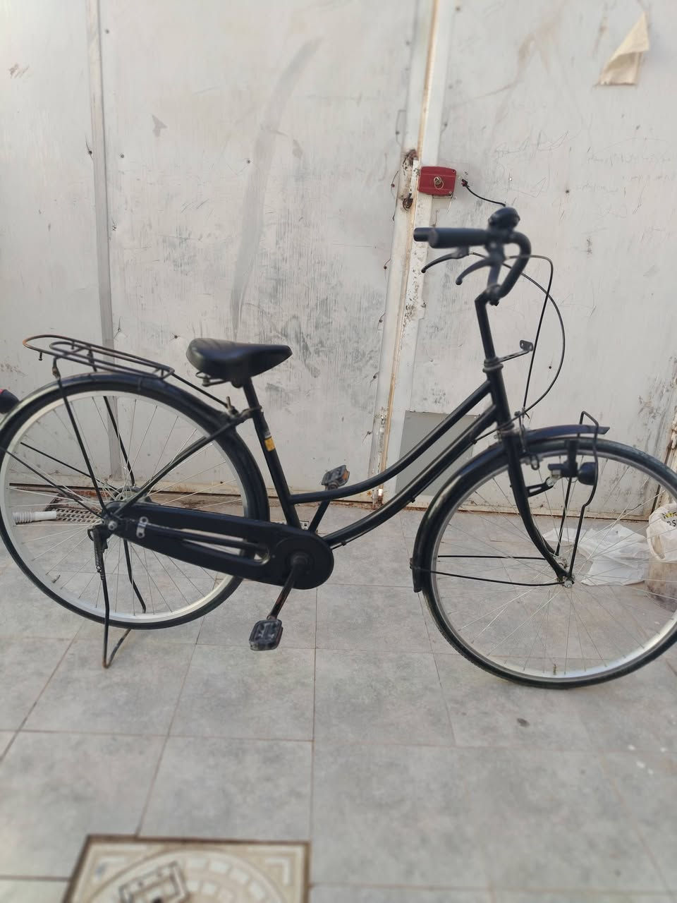 بايسكلات ياباني للبيع حجم 26 استعمال قليل مكاني شارع المطار اكثر استفسار عل رقم ***********
