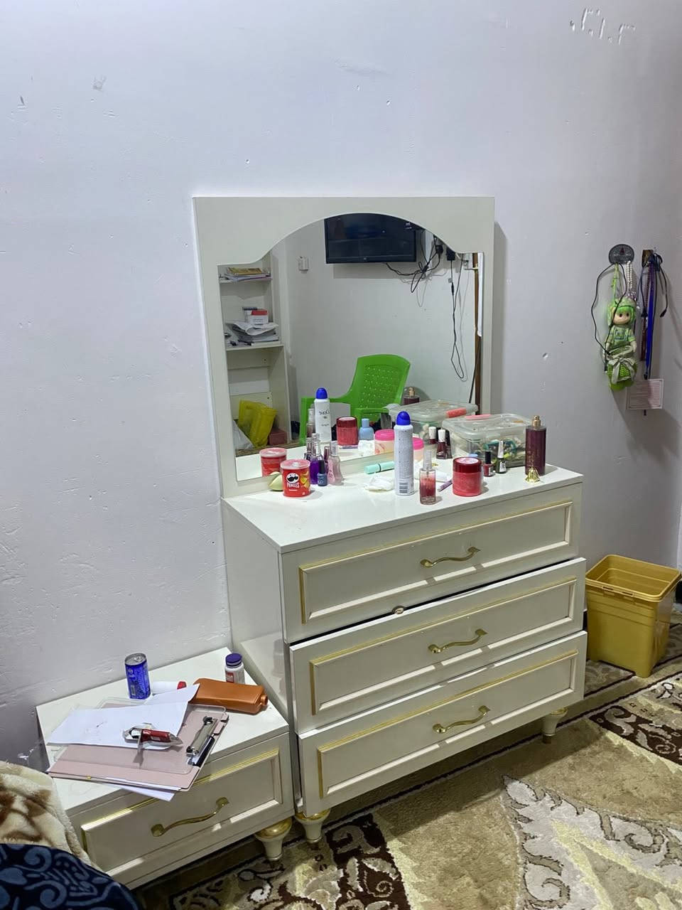 غرفتين للبيع الجوزي ب٣٠٠   والبيضه ب٥٠٠ للاستفسار ***********
