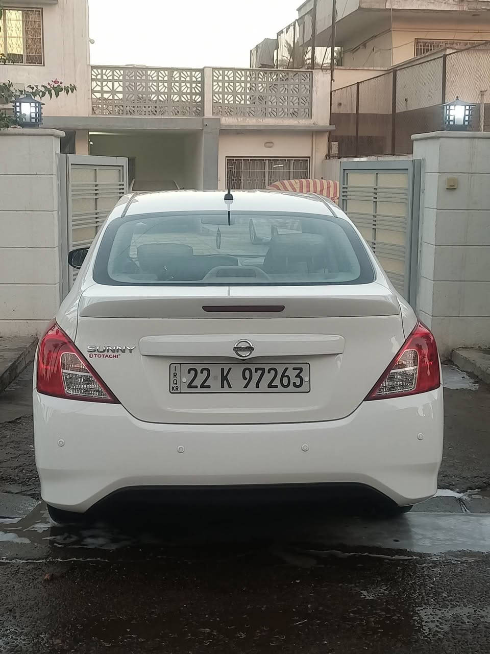 نيسان سني 2025 مصري 
ماشيه 60,000 الف 
بيها تكحيل بالجاملغ الأمامي جهة السايق 
رقم اربيل بأسمي 
سعرها 118 
مكانها الدورة 
***********
