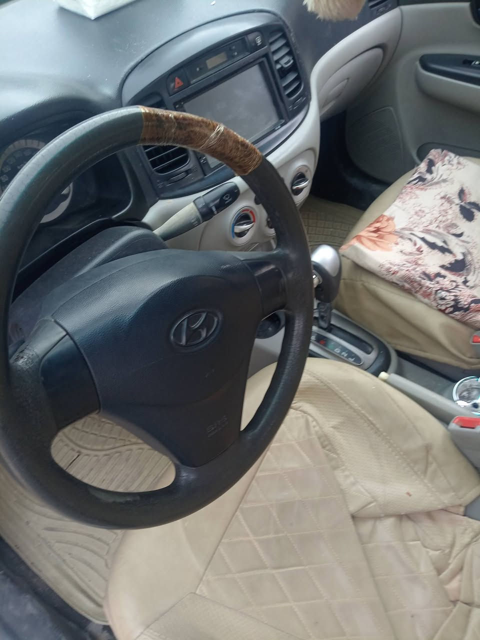 اكسنت 9 للبيع شرط كيرومحرك تدفئه وتبريدكابون بنزين *********** سعر٩١ومجال بسيط
