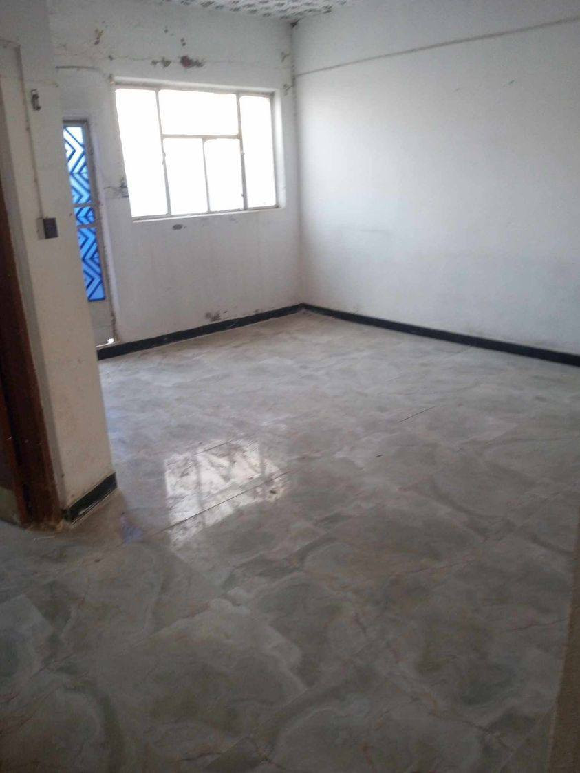 مشتمل 150 متر طابق ثاني نظيف للأيجار يتكون من غرف نوم عدد 2  وصالة وحمام ومطبخ سيراميك الموقع الصدر الاول قرب بانزين خانه الكفيل  للاستفسار ***********
