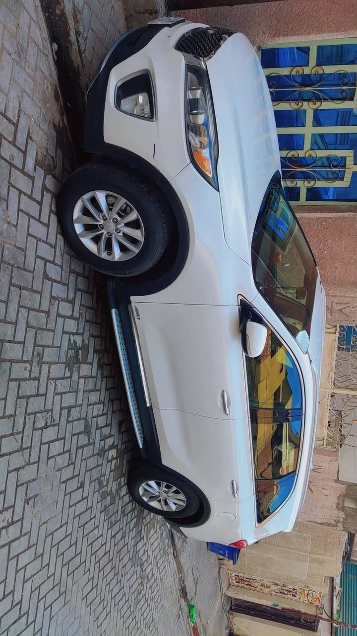 السلام عليكم 
سورنتوا موديل 2018 امريكيه حادثها بنيد 
ماشيه 57 ميل  
اربعه سلندر رقم بغداد 
فور ويل 
كامره شاشه
حساسات
كشنات جلد
7راكب
كرسي كهربائي
وباقي مواصفات السورنتوا  المعروفه
مكاني بغداد
***********
بغداد م الصدر
