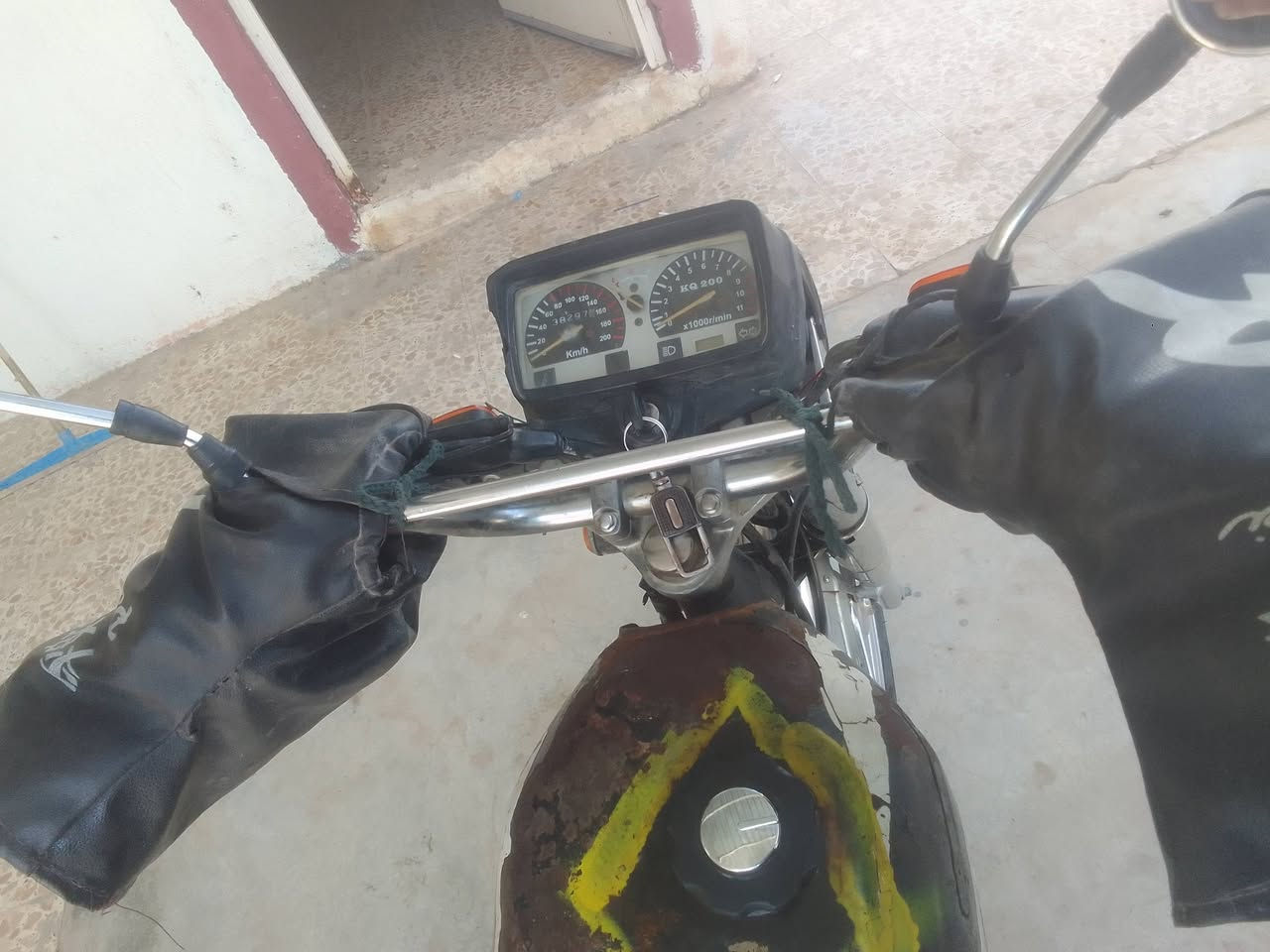 دراجه خمسه كير للبيع ما بيه اي نقص تايرات ويل جدد محرك مجفت جديد شغال سلف كهربائات كله شغال السعر 300وبه مجال خابر وتدلل***********زين***********
