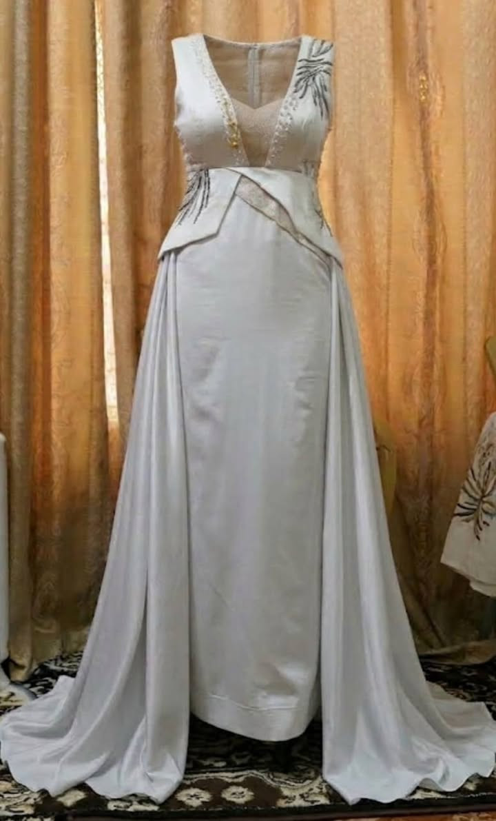 سلام عليكم 
فساتين حفلات نظيف جداا قياسات من ٤٠ ل٤٦ 

الزي الكردي زيتوني فري سايز ب٢٥ الف وياه حزام ومحبس وقلاده وسوار هديه 
السلفري قياس ٤٢ ويلبس ٤٤
الفستان الاحمر الستن  قياس ٤٢
الاحمر النفش قياس ٤٤ 
التركوازي قياس ٤٦ قطعتين 
مكاني كربلاء


**إذا كنت صاحب هذا الإعلان وتريد حذفه لأي سبب، رجاءا أرسل رسالة إلى الدعم الفني**