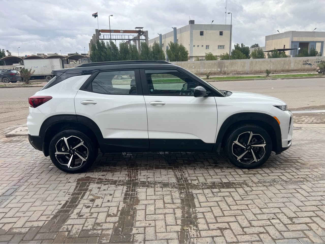شوفرليت تريل بلايزر 2022 🧡
2022 Chevrolet Trailblazer, LT
فقط بونيد صبغ وجاملغ بدون دواخل 
ايرباك ستيرن طاك وراجع سستم بلادي
محرك 1300 توربو 🚀
ماشية فقط21 الف
حجر بيئة ورادار وتبريد كلها سليمة شركة ✅

مواصفاتRS
فول مواصفات 👇
بصمة 
وشاشة كبيرة
رادار
وكاميرة
وكشن جلد 
كشن كهربائي
تحديد مسار
تحكم ستيرن
ويل كب 🛞
العنوان /بغداد الكرخ 
سعر135 ورقه /رقم بغداد بسمي
***********واتساب ☎️📞 بغداد, العراق
