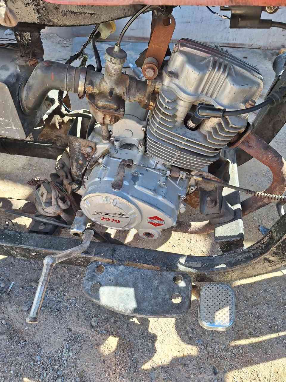 سلام عليكم عنواني بصره ابو الخصيب ستوته كلش نضيفه محرك ميتين  بدي تفصال هذا رقمي ***********
