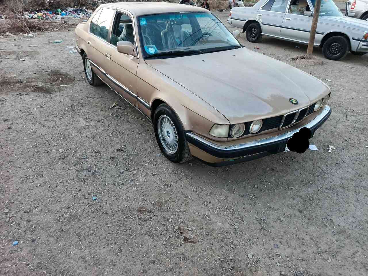 سلام عليكم جميعأ
 بي ام 730-V6 موديل 1991 مكينه وكير بلادي
 السياره بيها جراد وجاملغ امامي جها السايق امبدل 
تبريد بس الفان يشتغل ومامجيك الكمبريسر مافاحصة مجال ماكو بسبب الدوام

رقم بِغٌدِآدِ الانگليزي بأسمي تحويل ثاني يوم

السعر 38 وبي مجال مَګآنِيِّ بِغٌدِآدِ حي اور هذا رقمي ***********
