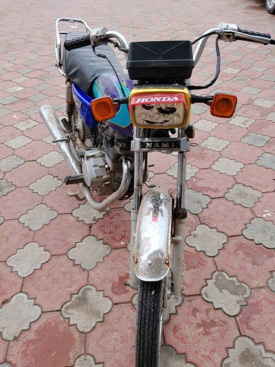 سلام عليكم عندي دراجه اربعه كير بدون اوراق اريد مراوس ويه دراجه بيه اوراق اربعه كير او خمسه  وانطي فرق ***********
