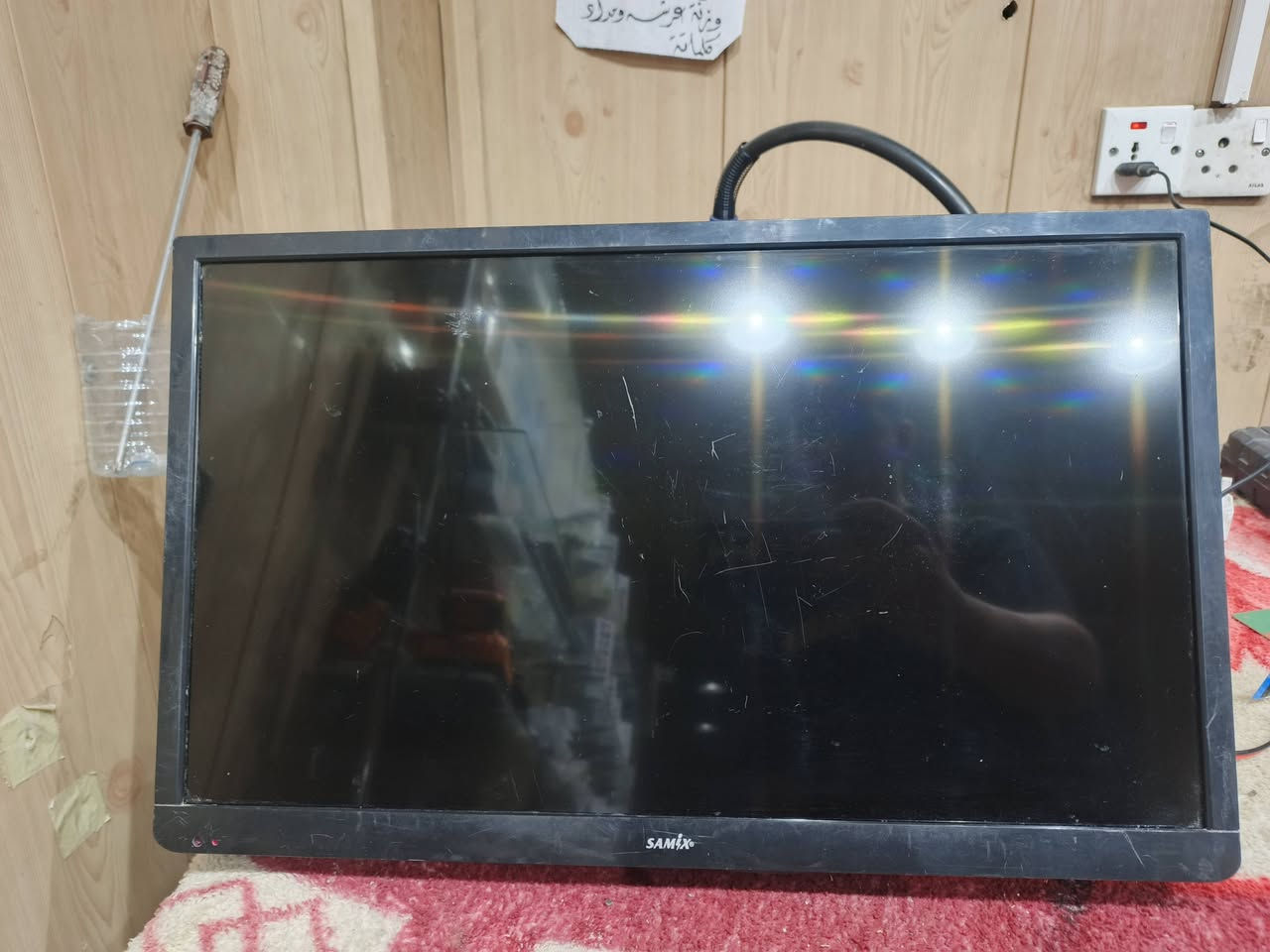 شاشة حجم 19 مستعمل للبيع سعرها 25 قفل مكاني الاعظمية *********** متوفر واتساب
