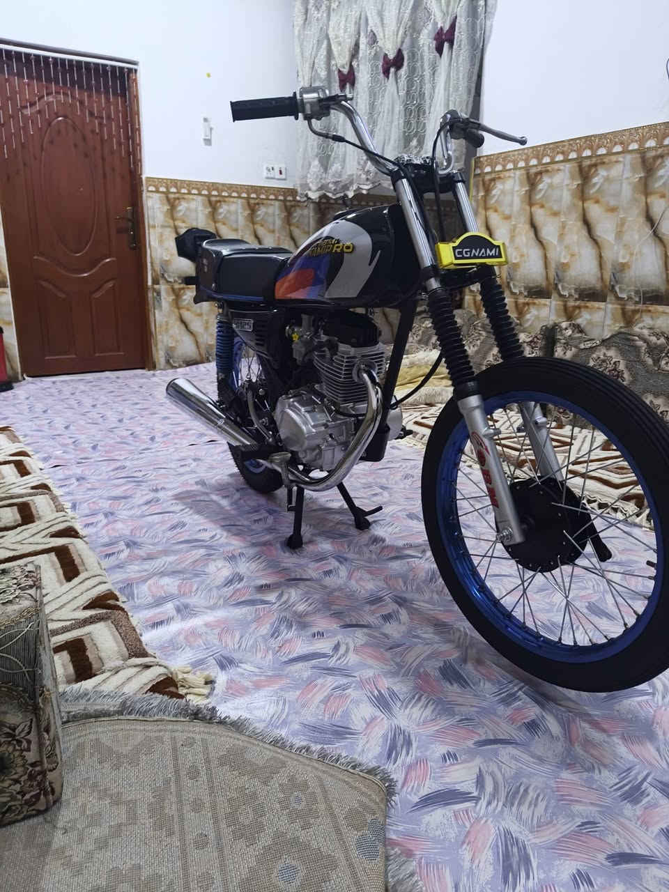 سلام عليكم
دراجه أدوات
تعمير جديد مكينه جديده مبدل بس كاور اصلي
دراجه كلشي بيه جديد 
مكان البصره الكرمه
السعر ٧٠٠ وبيه مجال قليل
***********
