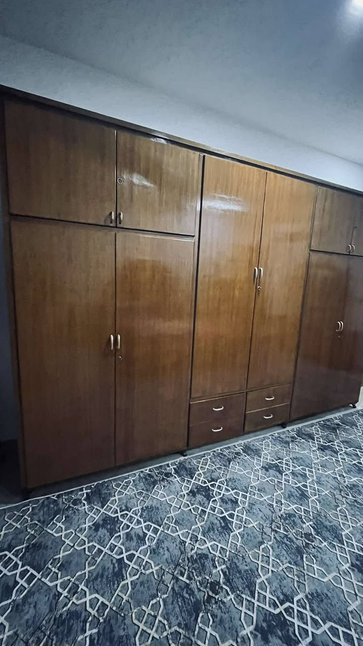 غرفه بناتي اخشاب سعر ٥٠٠ دولار ثانيه ملحق  خشب اصلي جديده سعر ٥٠٠ دولار مكان دهوك  ***********وهذا رقمي
