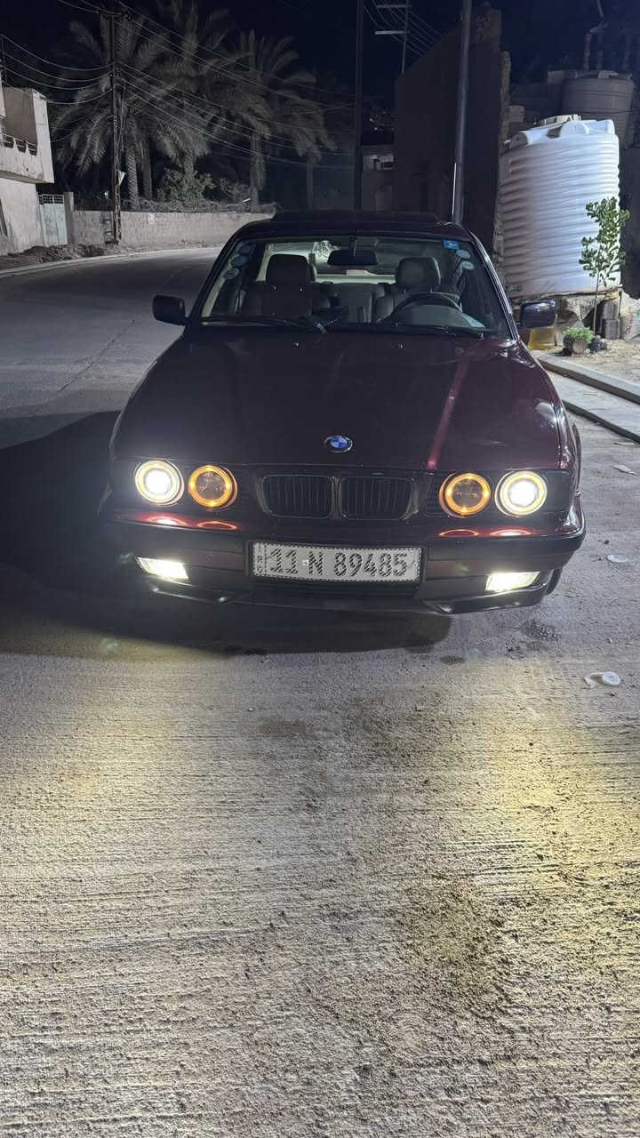 BMW 525i 1992 سنوية وهزة ورقم جدد
سيارة جاهزة من كل شي 

سعرها ٧٥ وبيها مجال بسيط 

مكانها كربلاء ، للتواصل والاستفسار هذا الرقم :***********
