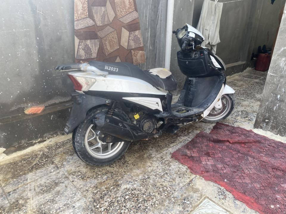 دراجه لبيع السعر ٢٣٠ وبيها مجال بسيط
مكاني نداء شارع قنبر 
ستوني مجفتها تجفيت جديد 
دراجه شغاله سلف وتشغيل عن بعد 
بس كفراتها عوزه براغي 
***********
