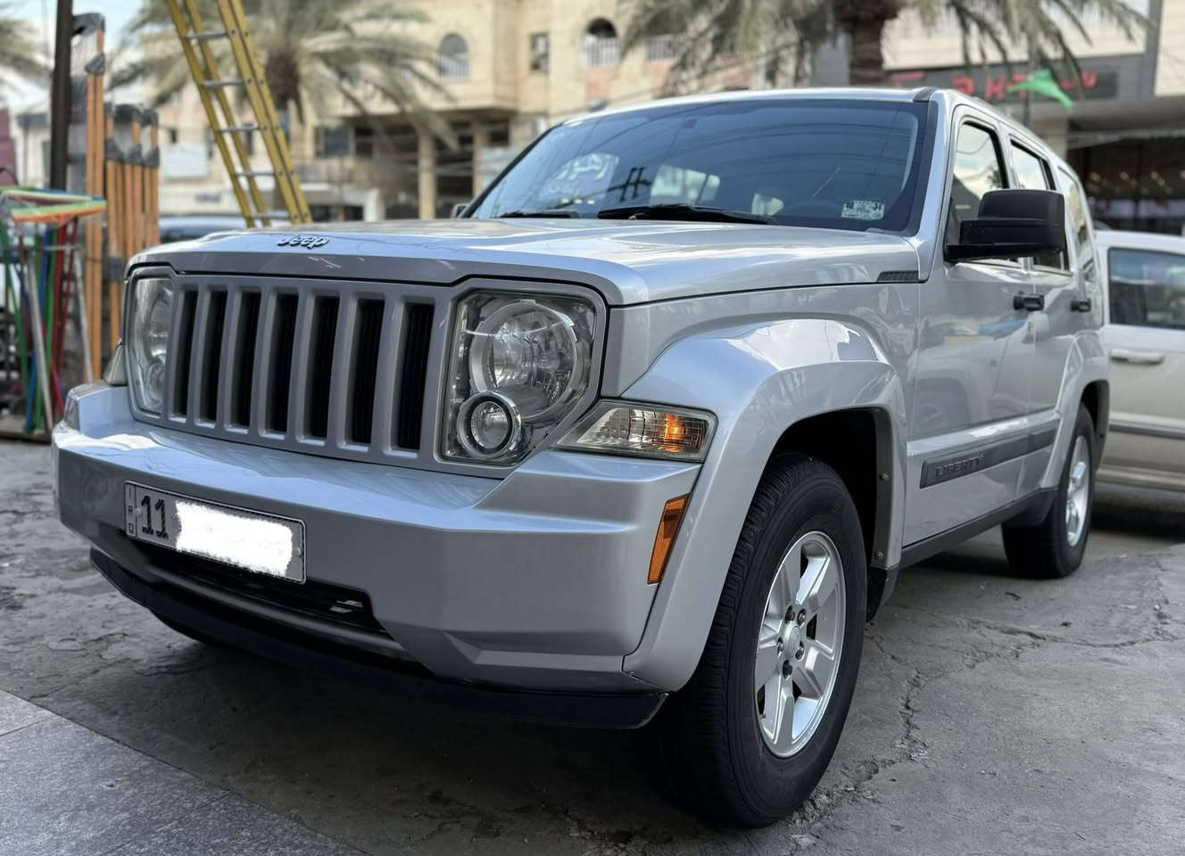 قبل  كلشي ركزلي السيارة شكد ماشية 🙏

سلام عليكم
جيب لبرتي موديل 2010 محرك 3700 رقم بغداد الدولي الجديد باسمي سنويه وهزه و رقم كله جديد يعني كبل تحول باسمك 
السيارة ماشية 61 الف حقيقي
شرط تراي شركة
جاهزة من كلشي كير محرك صدر كهربائيات كله مكفول
تبريد شرط مجمدة
السيارة 14 سنه على ايد وحدة 
تفتح بنيدها بعدها على وضع الشركة 
السيارة بيها 3 قطع صبغ أثر شخوط بدون تبديل بدون دواخل بدون ايرباك 
مكان السيارة بغداد : الكرادة
السعر المطلوب : 100$ ورقة
للإستفسار : ***********
