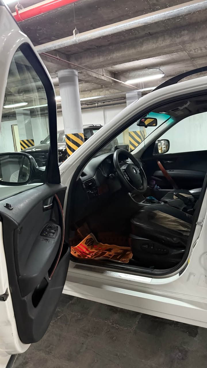 للبيع 2010— BMW X3
فول مواصفات

✅ بانوراما
✅ محرك 6 سلندر بنزين
✅ ايرباكات سليمة
✅ كشنات جلد كهرباء مع ميموري
✅ تدفئة كشنات (هيتر)
✅ تحكم ستيرن
✅ تثبيت سرعة
✅ أضوية زينون
✅ مرايا كهرباء مع نزول تلقائي عند الباركينغ
✅ طقم تايرات جديد أصلي
✅ بوليش كامل جديد
✅بادي كيت M

📌 السيارة بيها فقط 3 قطع صبغ خفيف بدون أي دواخل
📌 المحرك بشرط
📌 رقم أربيل
📌 الممشى: 250,000 كم

سيارة نظيفة جدًا، قوية، ومصروفها اقتصادي بالنسبة لفئتها
رقم اربيل 
مكان السيارة بغداد بغداد, العراق


**إذا كنت صاحب هذا الإعلان وتريد حذفه لأي سبب، رجاءا أرسل رسالة إلى الدعم الفني**