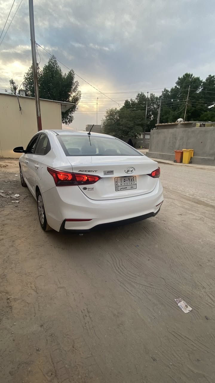 السلام عليكم
اكسنت 2020 امريكي
حادثها فقط خشم البنيد 
مكينه 1600 دوش صافيه 
كير AT المرغوب جديد بي ضمان سنه
 السياره مابيها لا  قطعه تبديل ولا قطعه صبغ
بيها شخط بالباب الخلفي على طوله بسيط مكحل
سعر بيع قفل 119 
رقم بابل مكاني حله
السياره اقتصاديه ونظيفه جداً مال جناي 
***********
