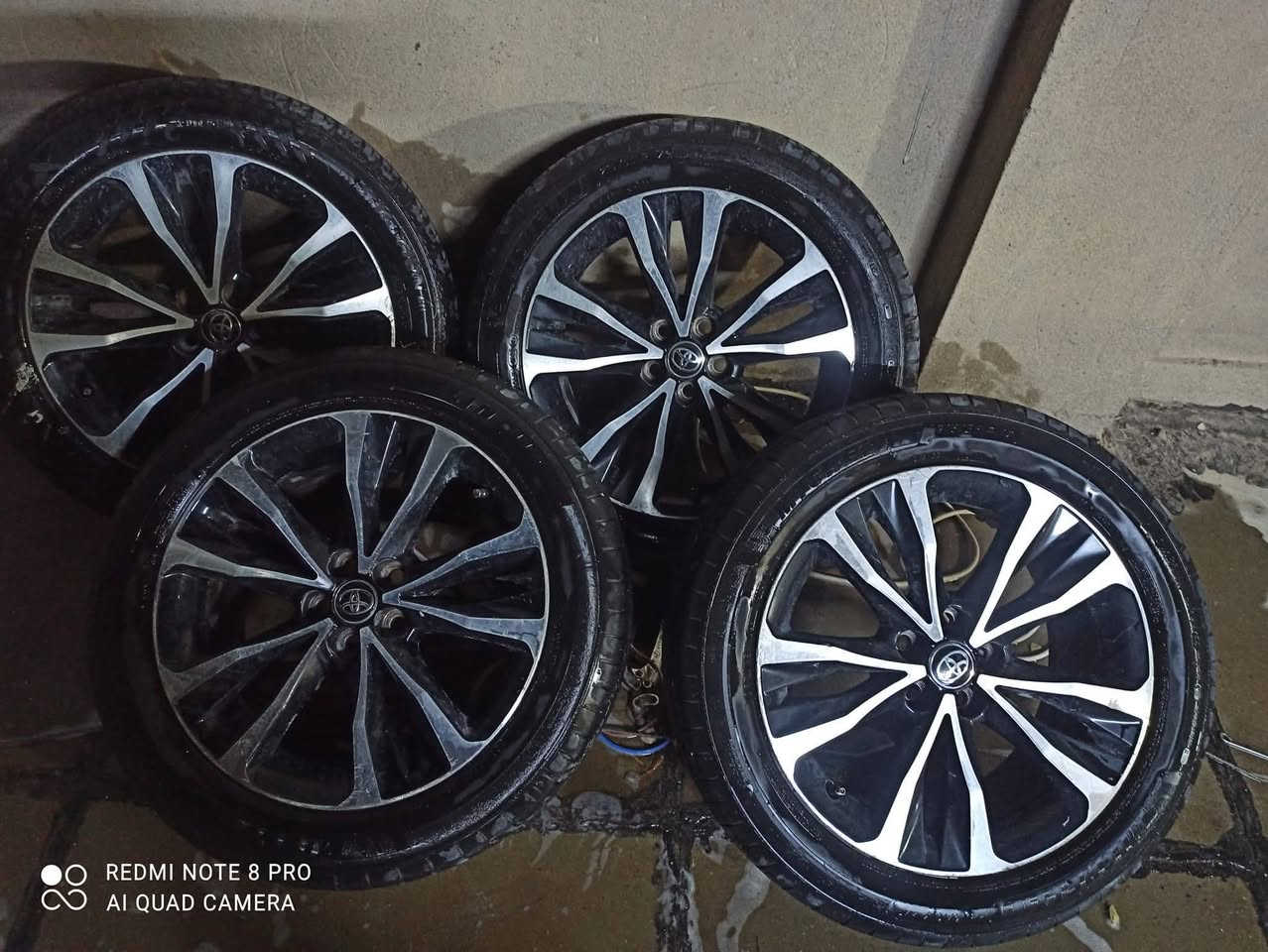 تخم كورلا ١٩seالويل نضيف التايرات تعبانه السعر ٣٠٠
***********
