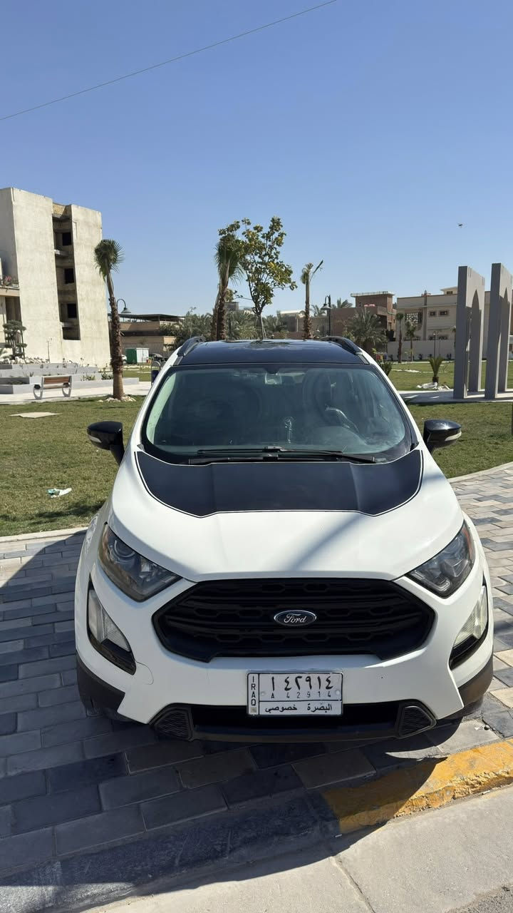فورد ايكو سبورت اعلى ‏مواصفات
محرك 2000 ‏4 سلندر ‏المرغوب وتوني شادلها  تخم تاير جديد 
‏مواصفات
1-كراسي جلد
2-فتحة
3-نقطة عمياء بل مري 
4- ‏تدفئة ستيرن و كشنات 
5-كامرة 
6-شاشة 
وبعد بيها ‏مواصفات خير من الله ضربتها 3قطع صفحة السائق البابين واحد مبدل مصبوغ والثاني مصلح مصبوغ وجاملغ الخلفي مصلح والمامي مصلح على البارد وصارت بيها هنا بل عراق ضربة بل صندوك مثل ما موضح بل صور وما صلحتهة 
سعر المطلوب 120 وبيها مجال بسيط 
وسيارة معوقين بل 2028 تصير حرة 
مكان السيارة ب بصرة دور الضباط 
رقم ***********
