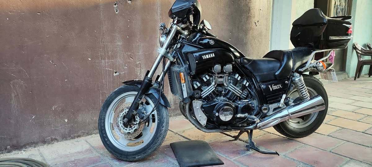 ياماها Yamaha Vax 1300 دراجه لبيع دراجه رحاله  مكفوله  دراجه  ماشيه 18الف بسعر 2ونص ملاين وبيه مجال  العنوان بغداد بغداد الجديده بيع مستعجل لوحات لدراجه بسمي لهاتف ***********
