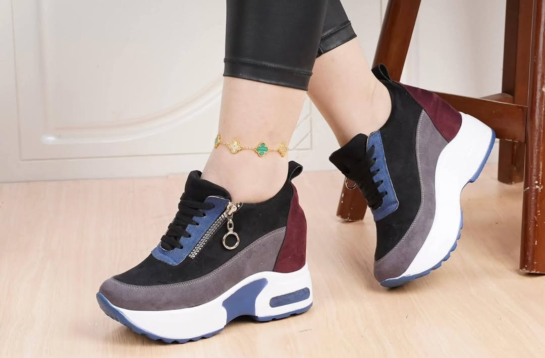 رياضي كعب داخلي ارتفاع 9cm الاكثر راحة 
Size 36 37 38 39 40 41 
للحجز مراسله الصفحة او الوتساب *********** 
يوجد خدمة توصيل لجميع المحافظات

