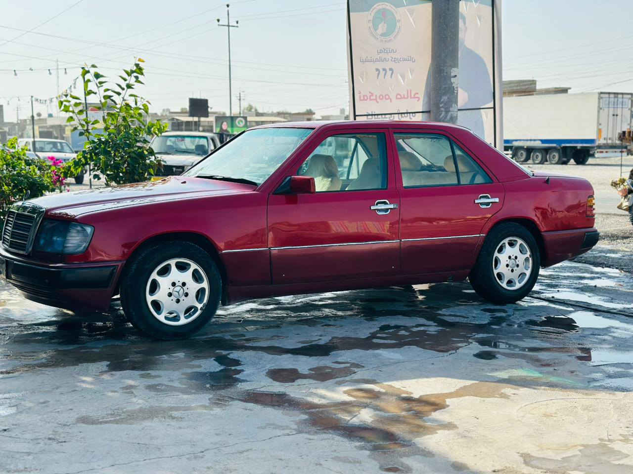 مارسیدز 300 مودێل 1990 مەکینەی بەتەی 3000 گێڕ و مەکینەی بەشەرت زەربەو ولێدراوی نیە سەرە دەبڵی نەتەقیوە و کارەبای گشتی گیانی ئیشەکا تەبریدی سارد و گەرم ئیشەکا 
سەنەوی لەگەڵە بەشەرتی حاسیبە 
ژمارە موبایل ***********
سعری 33 گەڵاو مەعامەلە كالار, السليمانية
