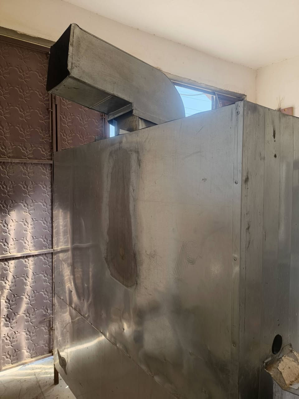 السلام عليكم 
مثرامه

منقل

ميز

شياش كباب

روله

شوايه 

للأستفسار ***********
