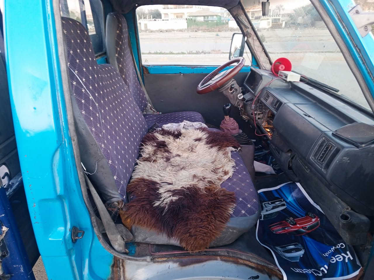 السلام عليكم سيارة للبيع كيا حمل 96 السيارة كفالة عامة شاصي كير محرك تخم تاير السيارة خير من الله جاهزة رقم بغداد الماني تحويل ثاني يوم السعر 50$ وبيهة مجال الشراي ***********/***********
