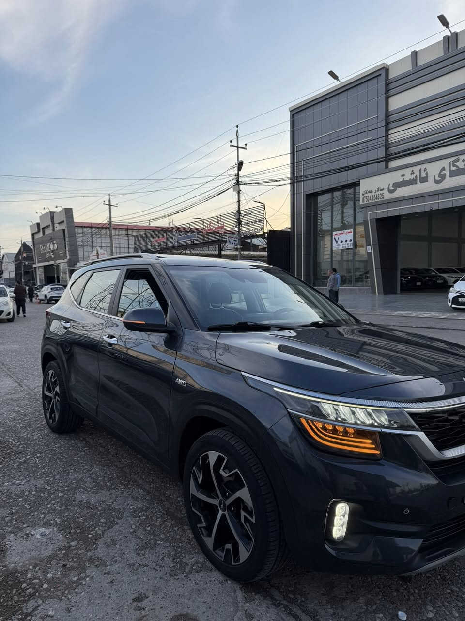 السلام عليكم كيا سلتوز موديل ٢٠٢٢ وارد كندي 4x4حادث شبر بارد بس بلعراق صار بيه صبغ قبق الصندوك الرباك طاك السكان والدشبول وراجع سيتم بشرط الفحص رقم السياره اربيل بسمي 
المواصفات 
1 الى 1 
فتحه 
دادشوب 
كشن جلد حار بارد 
بصمه شغال 
لايت لاد
رادار تحديد مسار 
سماعات بوست 
السياره فور ويل 
السياره مابيه نقص لو الف 
مكان السياره اربيل 
السعر ١٥٠ بيه مجال شويه 
رقم الهاتف *********** ***********
