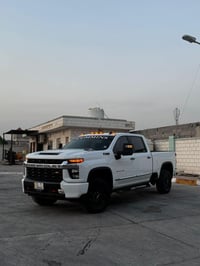 للبيع سلفرادو 2500 HD  مواصفات LT شاشه كبيره كشن كهربائي تدفئه كشنات ت...