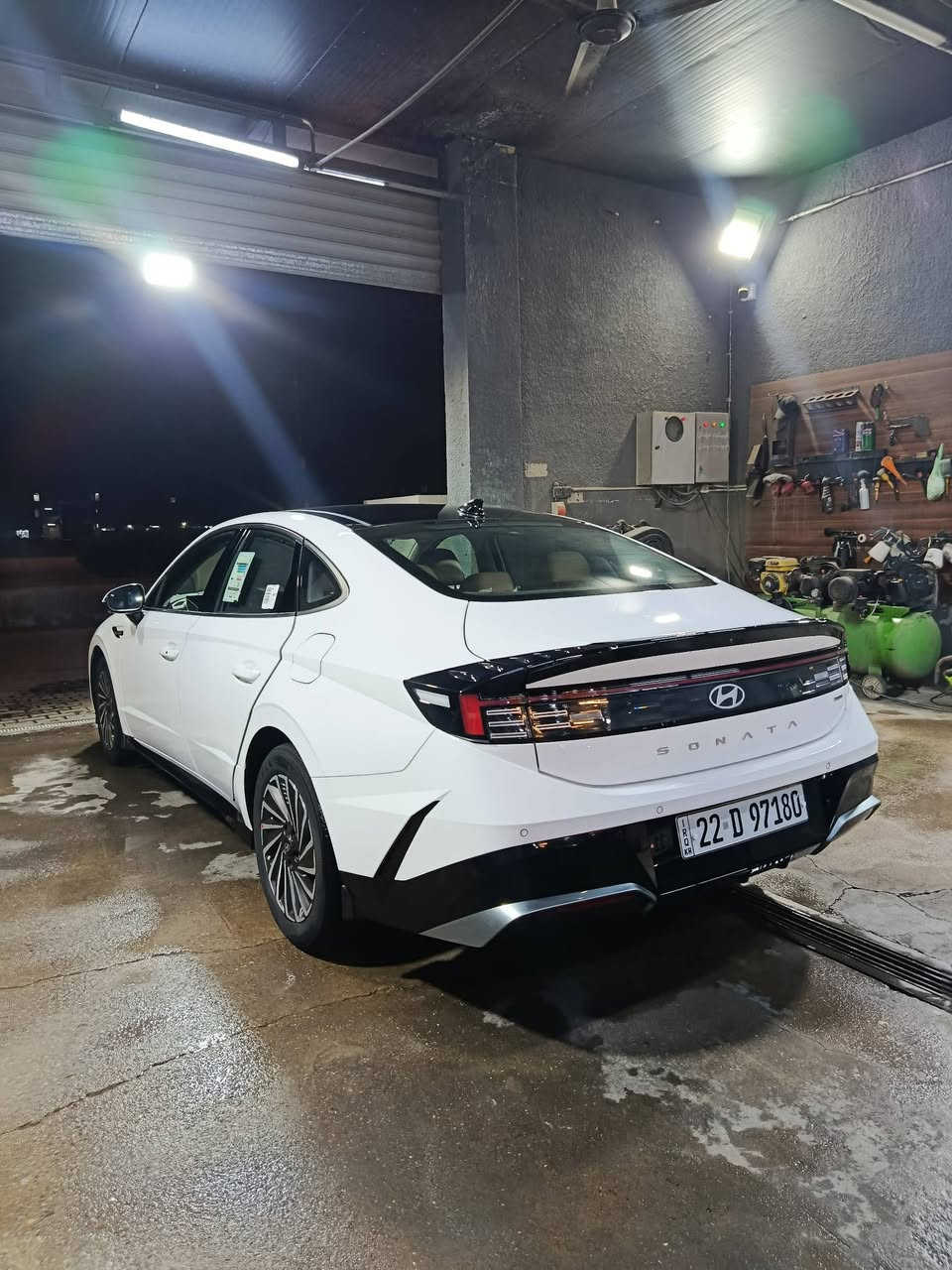 السلام عليكم
سوناتا هايبرد 2024
 فول موصفات
كفاله عامه
رقم اربيل
داخل جلد جملي
بانوراما 
بردات
اناره محيطيه
اوتو هولد
انضمت قياده سبورت و ايكو
ماشيه45 الف كيلو
السعر 235 وبيها مجال
للاستفسار ***********
