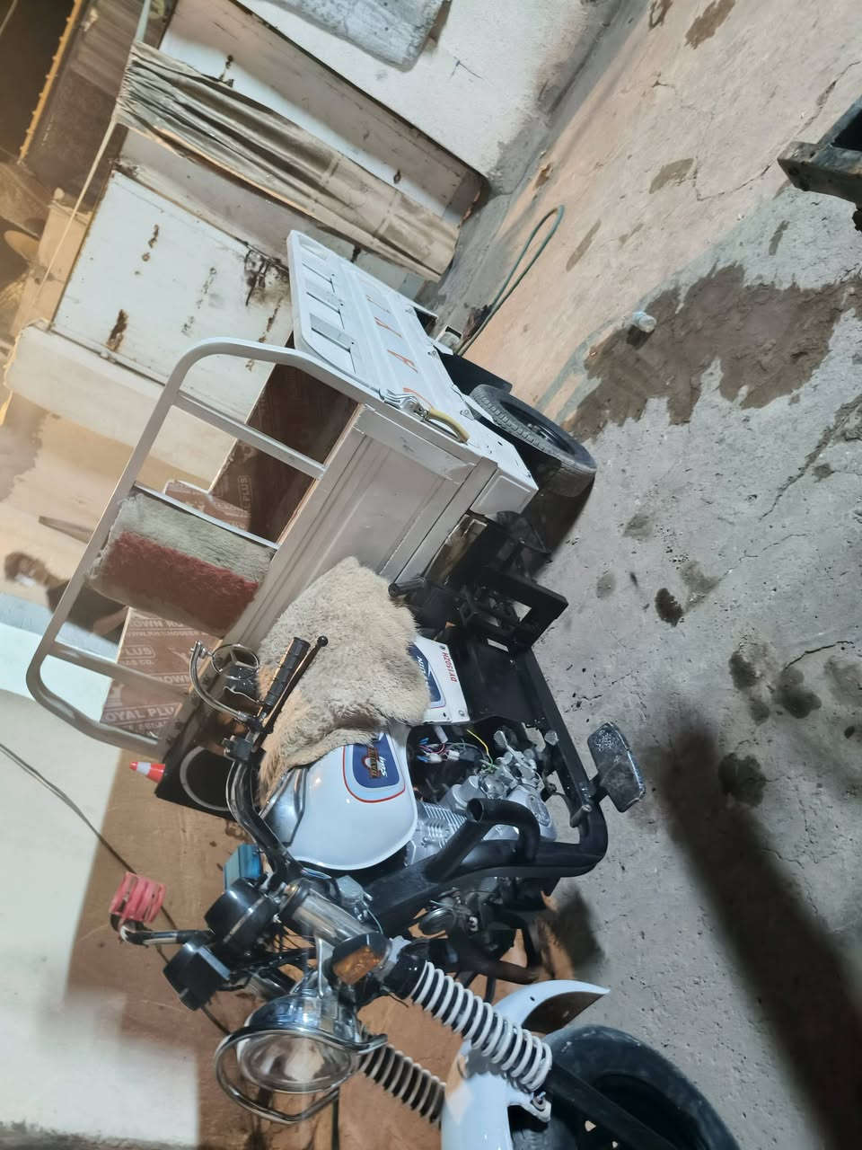 للبيع مديل 15 مكينه مرقي ما مفتوح بيه بعدهي جيس الستوته توني معمره شوفت عينك مكاني شطره السعر 1650 +إذا ما تشتري اطلع كبل


**إذا كنت صاحب هذا الإعلان وتريد حذفه لأي سبب، رجاءا أرسل رسالة إلى الدعم الفني**