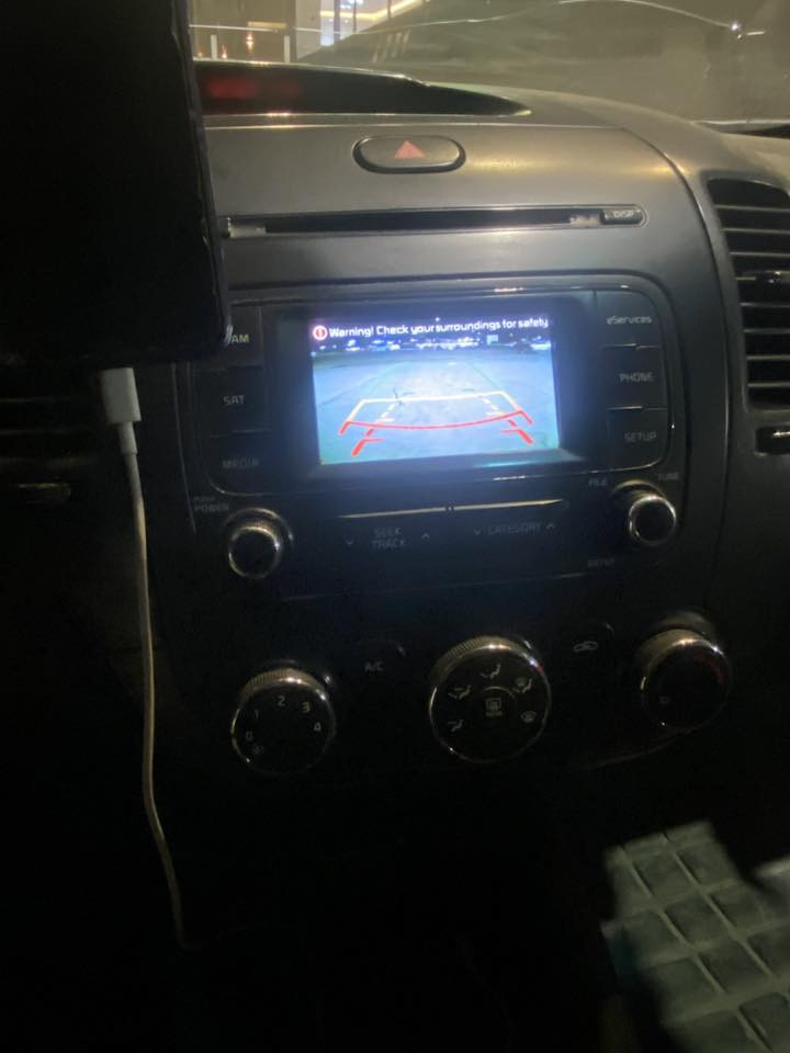 السلام عليكم 
كيا فورتي 2016 بسمي بغداد العنوان بغداد البياع سنوية لل 29 
وارد امريكي حادثهة قمارة بيهة صبغ اربع قطع ابيع صبغ عام صور الحادث موجودة بلخاص شواصي لغود داخل صندوك كلة بلادي المحرك دوش 
المواصفات مري شفط حساس تايرات نضام ايكو وتزحلق حاكية بلوتوث وكامرة وارضية جلد 
السعر 102 يعني دفتر وفوگاهة ورقتين البيع نقد فقط 
السيارة يحتاجلهة بلوش والمواد عندي بس مجال ماكو 
موجود واتساب ***********
