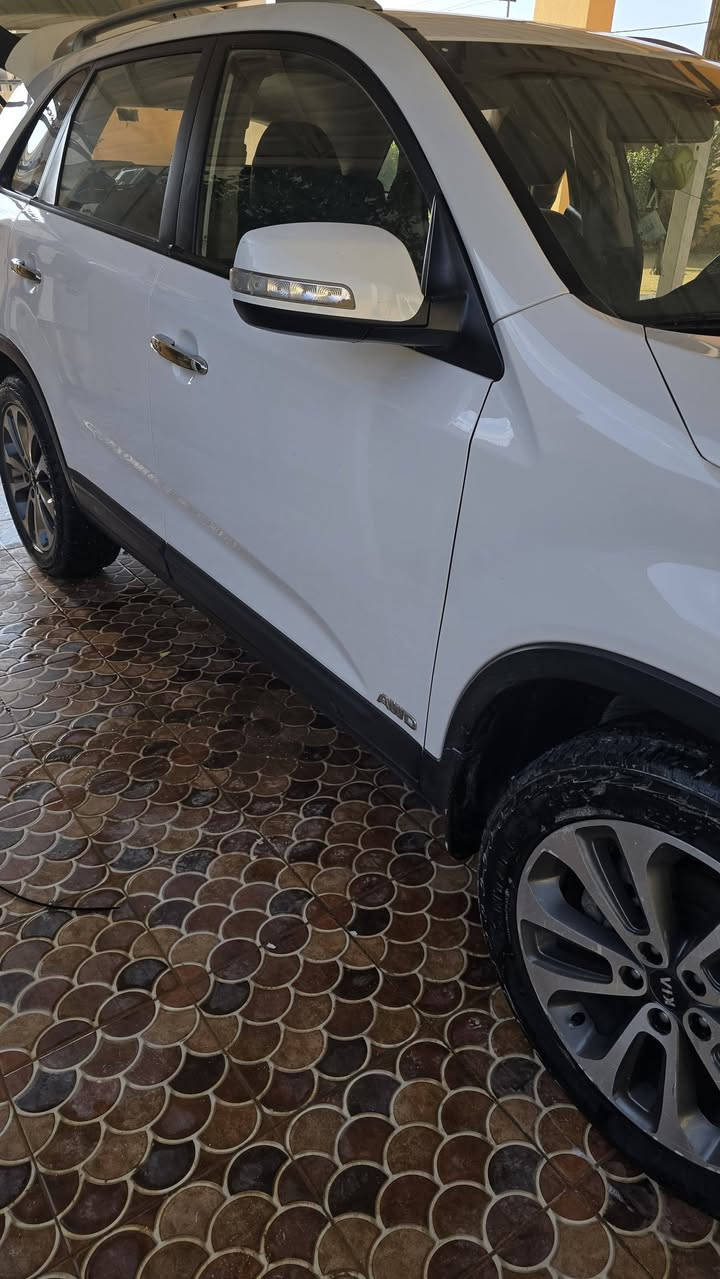 سورنتو موديل ١٤ فول مواصفات خليجي مكفولة كفالة عامة للبيع او مراوس حسب القناعة العنوان رمادي اتصال ***********
