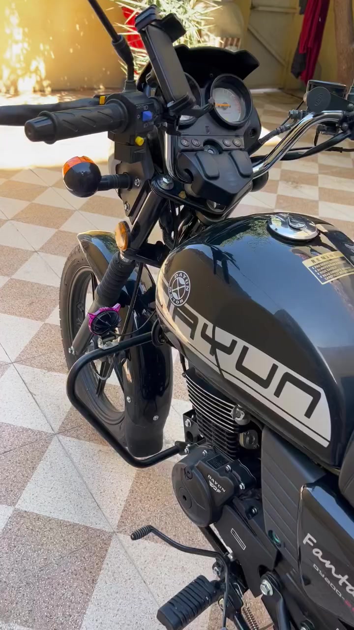 سلام عليكم دراجه دايوان مديل ٢٠٢٥ زيرو وكيل صارلها شهر طالعه من الوكيل روح بيها الاربيل الأيران وين ماتريد اطلع بيها بصمه تشغيل عن بعد مكينه c٢٠٠ يعني طياره رقم وسنويه اربيل وكيل مالتها بل حله يسويلك وكاله ويدزها الك ب٥٠ الف العنوان البصره الزبير      السعر ٢٤٠٠ وبيها مجال بسيط      ***********
