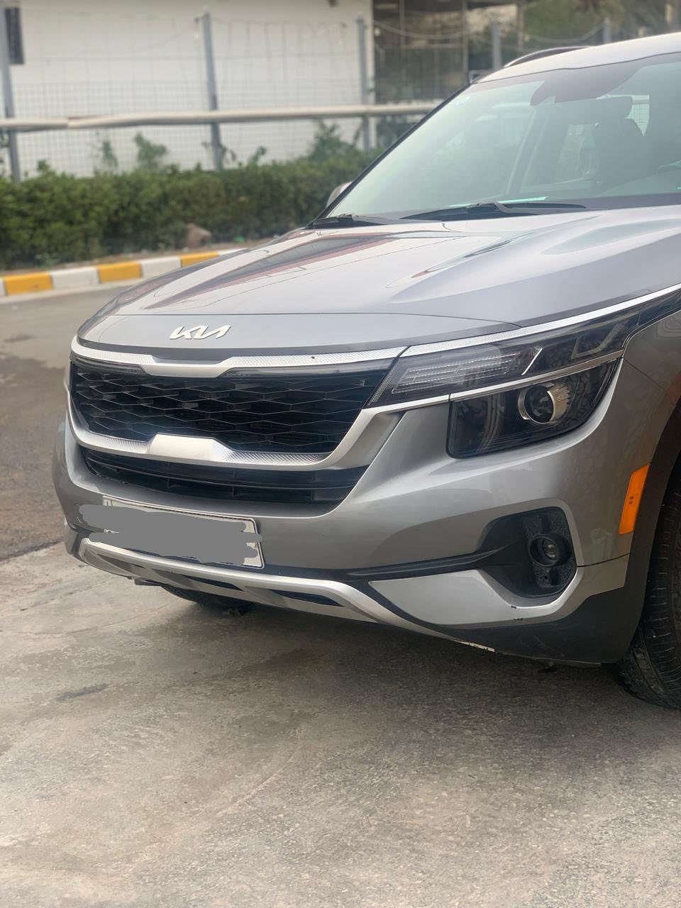 كيا سلتوس موديل ٢٠٢٣ اعلى فئه رقم بغداد دولي
حادث باب سائق فقط 
بيها بارد بجاملوغ موضح بصور 
مواصفات
شاشا كبيره
فول تحكم ستيرن
تبريد بيانو تبريد خلفي
سياقه ذاتيه 
توقف ذاتي 
تشغيل عن بعد
رادارات
كشتات جلد مع كهرباء 
 ويل كب 
سليت 
بصمه 
بيها هواي مواصفات 
سياره في بغداد 
السعر ١٩٠ ورقه 
الاستفسار اكثر 
*********** 
***********
ابو رحمة
