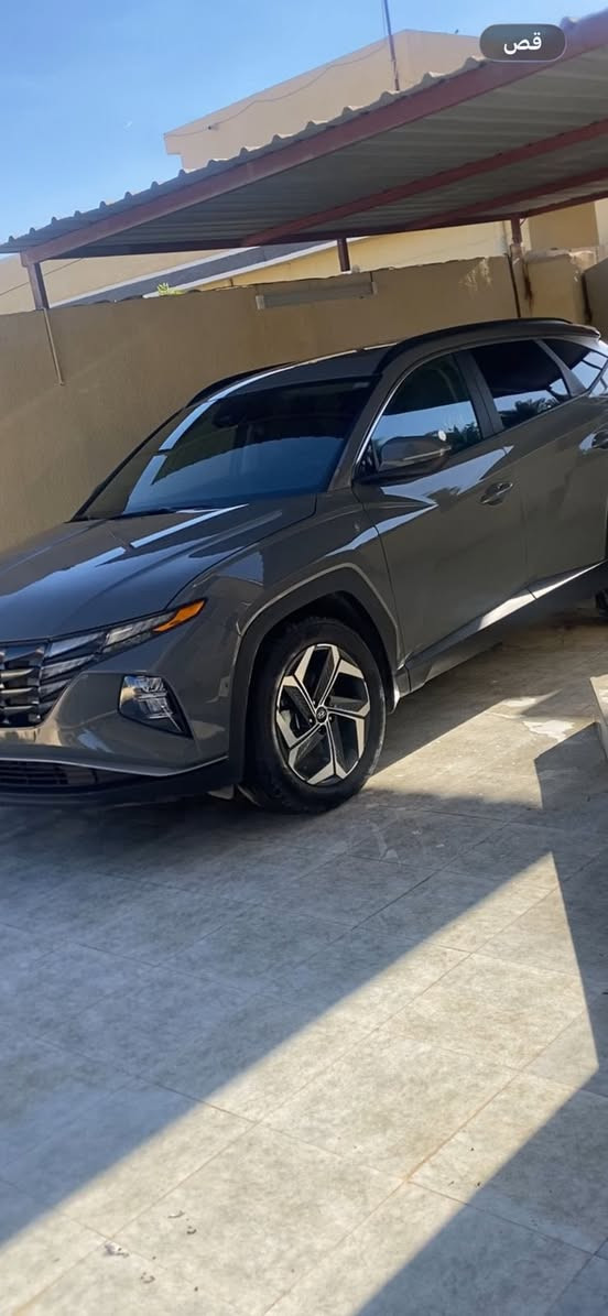 توسان 2024 لون اسمنتي مميز وسعرها بلاش وبدون حادث ضربتها خفيفه حيل كلين تايتل بدون قطرة صبغ او تبديل ماشيه 30 الف دخول جديد السيارة جاهزه من الالف للياء فول مواصفات ( بانرواما + بصمة تشغل بصمة ابواب كشنات كهرباء + شاشة متصل + تدفئة تبريد بيانو + رادارات و حساسات من كل الجوانب + تبريد قطعتين ) امانة الله السيارة كلش نضيفه وجديده وسعرها 200وبيها مجال بسيط عنواني صلاح الدين  ***********
