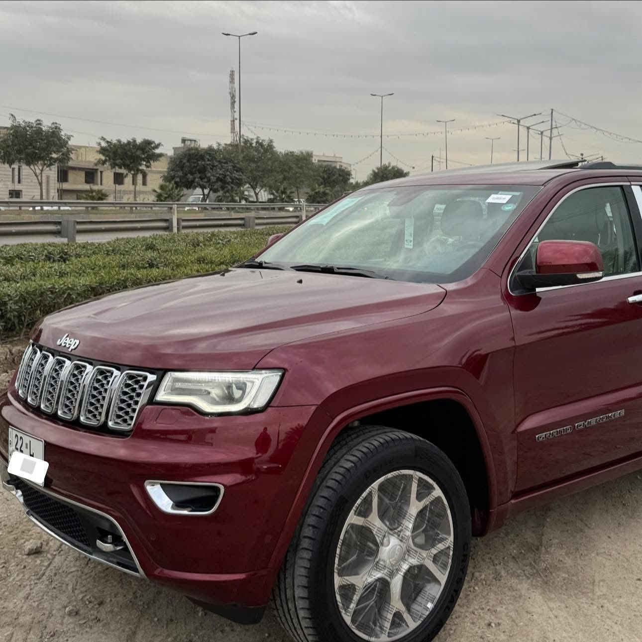 السلام عليكم
جيب  2020 اوفرلاند وكالة هارلم  بحالة الزيرو 
لون احمر 🍒
‏‎
ضمان ٣ سنوات او ٦٠ الف كيلومتر  

ماشيه ٣٤،٠٠٠ فقط حقيقي على ايدنه من زيرو 
 
مكفوله بدون صبغ بدون ضربه  حتى دعاميات مكفوله من الشخط ومكفوله من كلشي 
كير ومحرك مكفول من كلشي 
على أيدنه من الزيرو كلشي بلاد بيها 
‏‎نايلون شركه بعده بكشناتها  رقم اربيل تحويل مباشر 
‏‎فوول مواصفات ١/١ شاشات ٣ جكات  
‏‎‏‎(بانوراما ،رادار جانبي،جكات ،  ،٣شاشات، جلد ،  ،كراسي تدفئه وتبريد  تحكم كامل,كشن ذاكره ،إطفاء ذاتي،جنطه كهرباء)

‏‎العده وكتلوكات مال شركه والاسبير منازل والأرضيات مامستعمله ابد 

السياره نضيفه وبحالة الزيرو وكلشي مناقصها استعمال بسيط    وتخم تاير جديد وصياناتها كلها بالشركه هارلم 

السعر  340   
للاتصال *********** ‎ 
مكانها بغداد 
بيع او مراوس حسب القناعه
