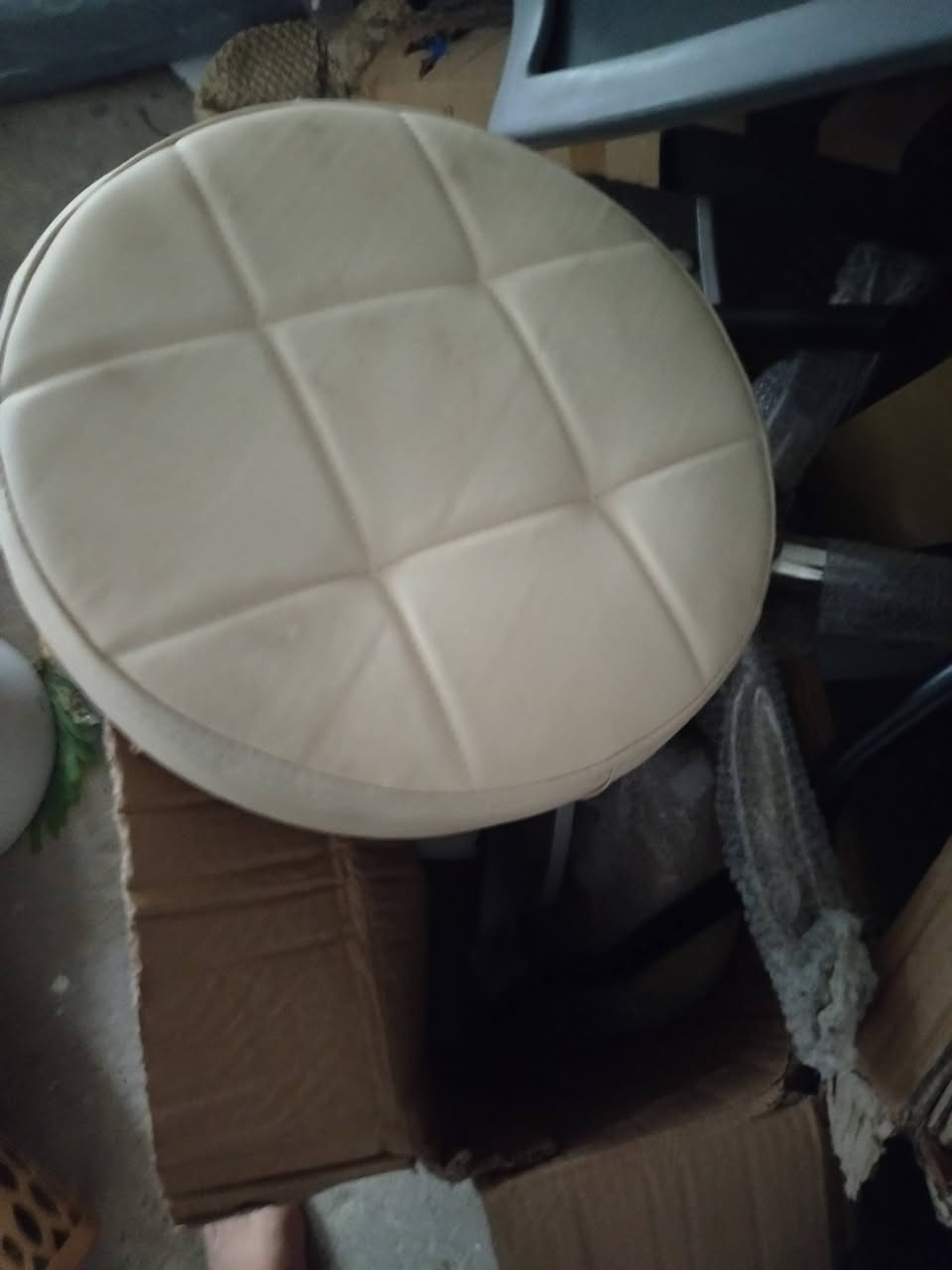 كرسي جلد دوار جديد بالجيس ويا تجوه شكله دائري انطوني سعر وبالعافيه


**إذا كنت صاحب هذا الإعلان وتريد حذفه لأي سبب، رجاءا أرسل رسالة إلى الدعم الفني**