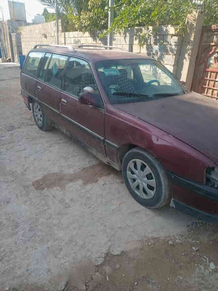 سلام عليكم اوبل اوميكا ستيشن موديل ٩١ محرك ٢٤٠٠ سياره بلاديه تحويل مباشر بيها صوت بل زنجيل سعرها ٢٠ورقه عنوان رمادي ٥كيلو ***********
