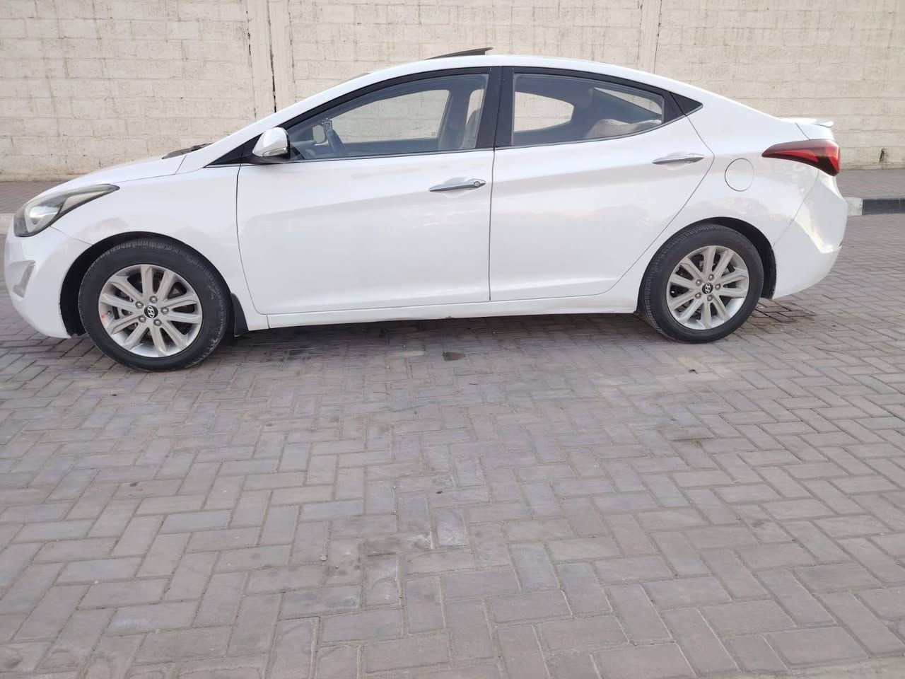 سلام عليكم سيارة نوع النتره مديل 2016خليجي فول واحد عله واحد مكينه حجم 1800 دوش تبريد قطعتين مرايات شفط السعر 115بيه مجال رقم الهاتف *********** العنوان كربلاء
