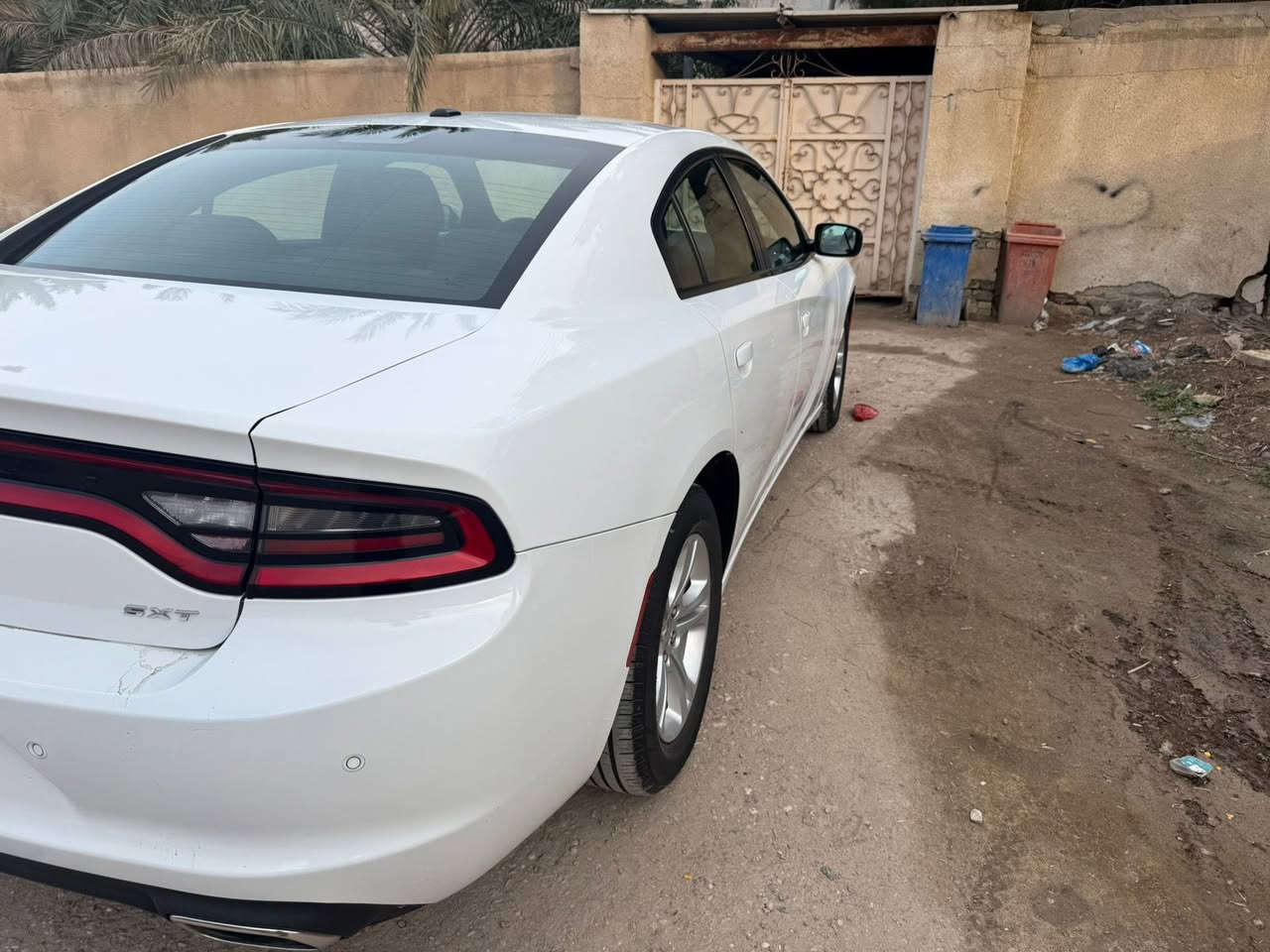 سلام عليكم للبيع جارجر مديل 22 رقم بصره وارد امريكي حادث خفيف حافة البنيد فقط باقي السياره كفاله عامه صبغ ضربه تبديل مكينه كارتون مامفتوحه لاتبخير ولا تنقيص حداده جديده طخم تاير جديد موصفات SXTعاديه سياره جديده وجاهزه من كلشي مناقصه شي السعر250مكان السياره بصره للاستفسار ***********
